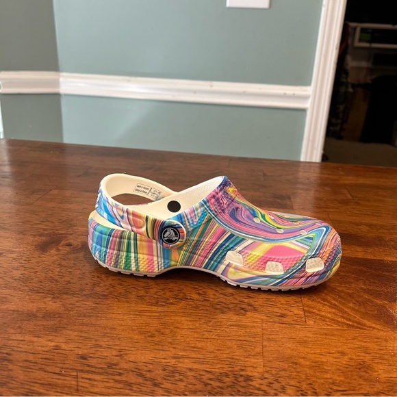 Crocs tie dye multicolor pink blue purple yellow clog sandal shoe size J2 - Picture 3 of 10